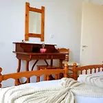 Anna's Ground Floor * Perama